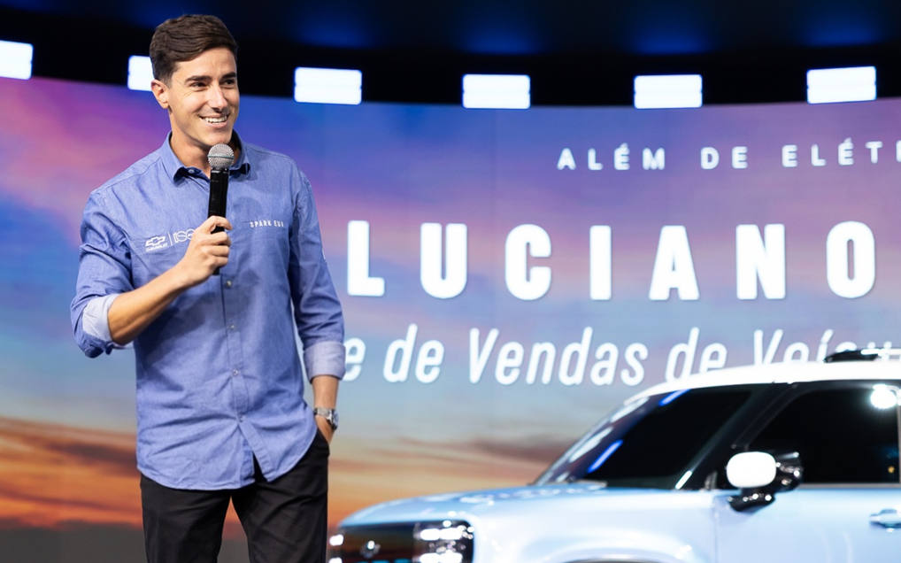 Luciano Bollani GM On The Right TRACK Hero Image