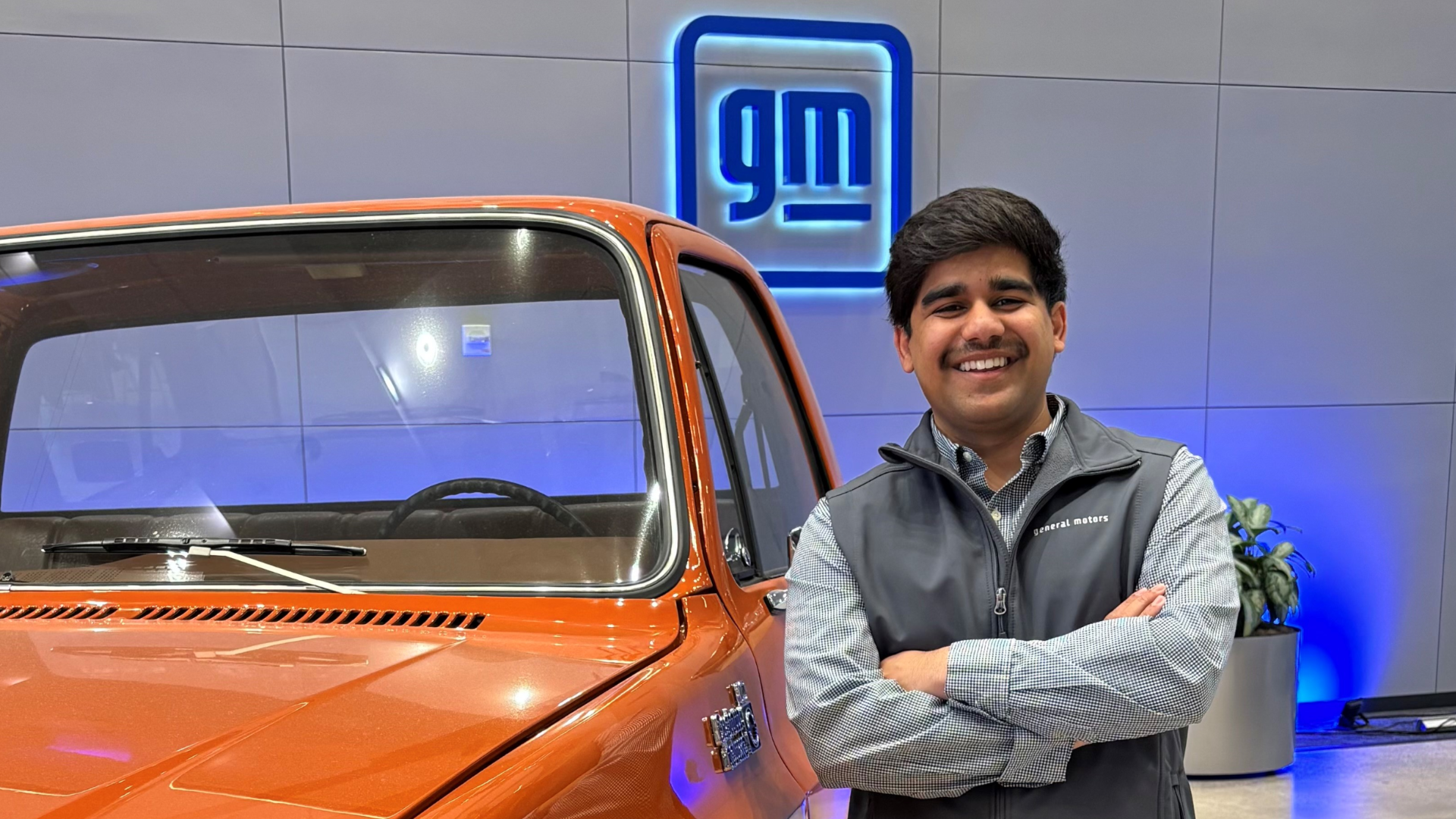 Vir Dasgupta On The Right TRACK Hero Image