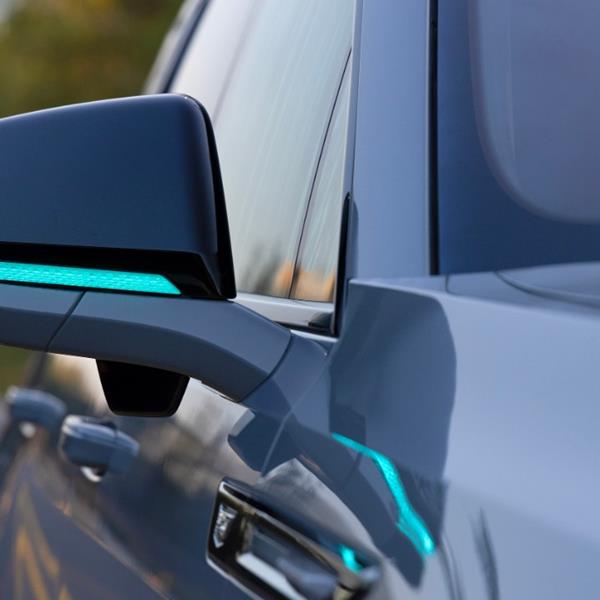 Turquoise Light Indicates Hand Off Operation